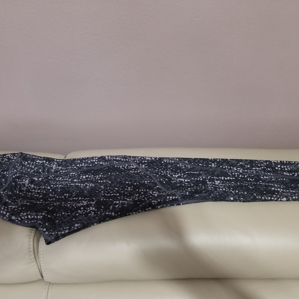 Athleta Salutation Stash Pocket Serpent Tight